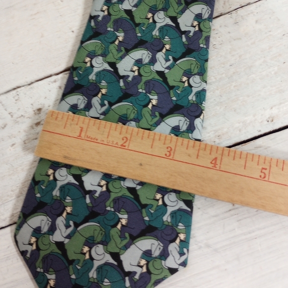 The Boxelder Company Milwaukee, M.C. Escher Foundation Men's Tie Imported Silk. - Picture 4 of 11